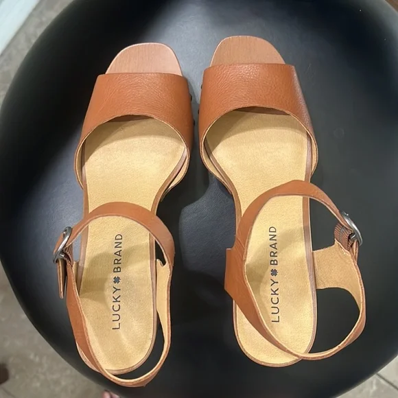 Lucky Brand Carmel Wedges - Picture 4 of 7